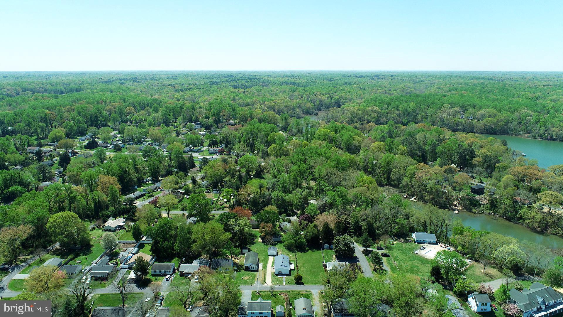 HOLLYWOOD SHORES - Residential