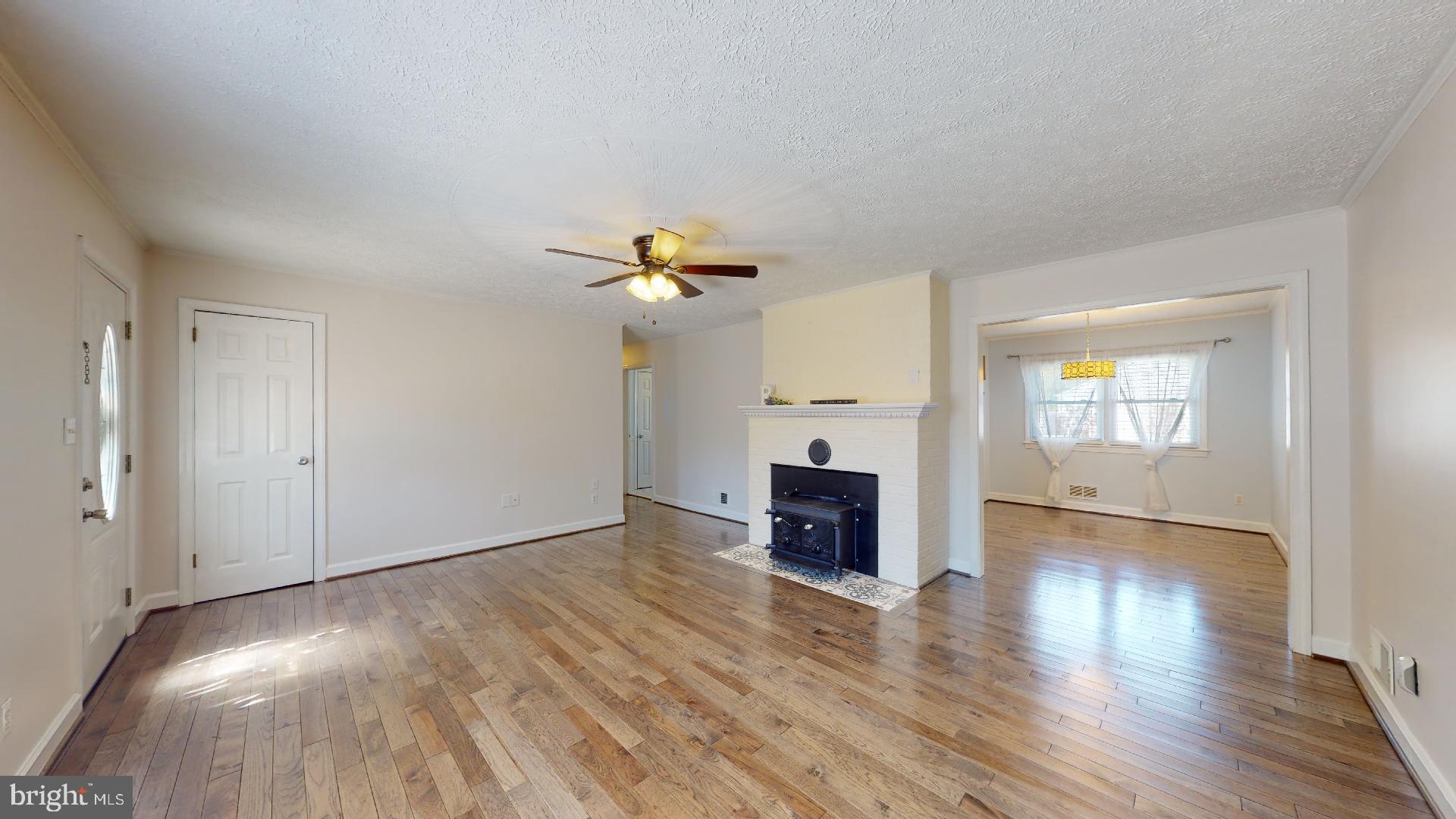 HOLLYWOOD SHORES - Residential