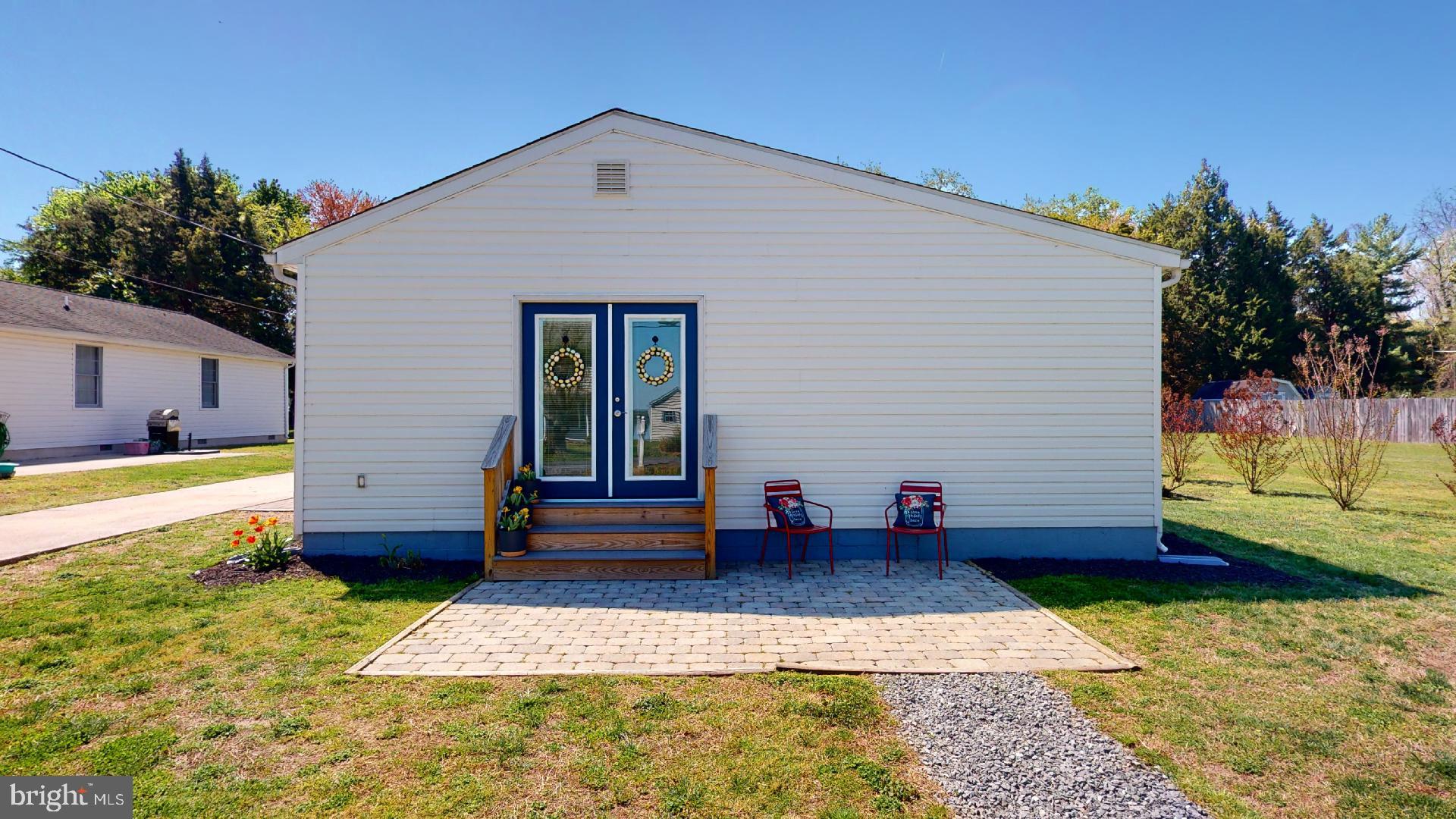 HOLLYWOOD SHORES - Residential