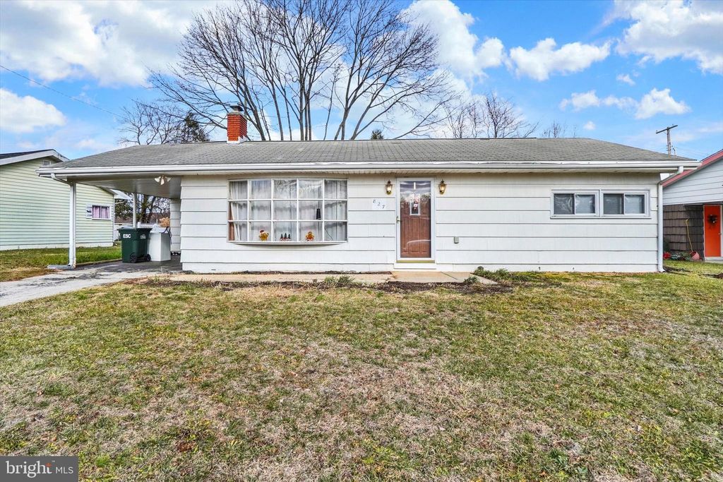 Photo of 827 Fireside Road, YORK, PA 17404 (MLS # PAYK2095564)