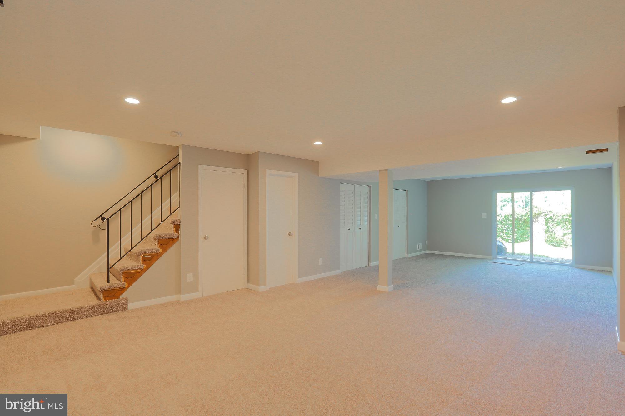 DOUBLE ROCK TOWNHOUSES - Residential