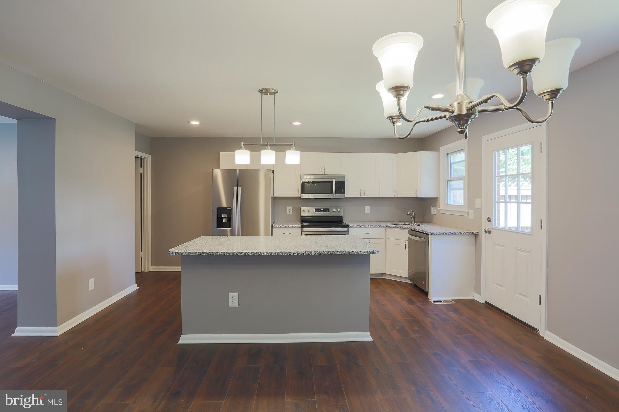 DOUBLE ROCK TOWNHOUSES - Residential