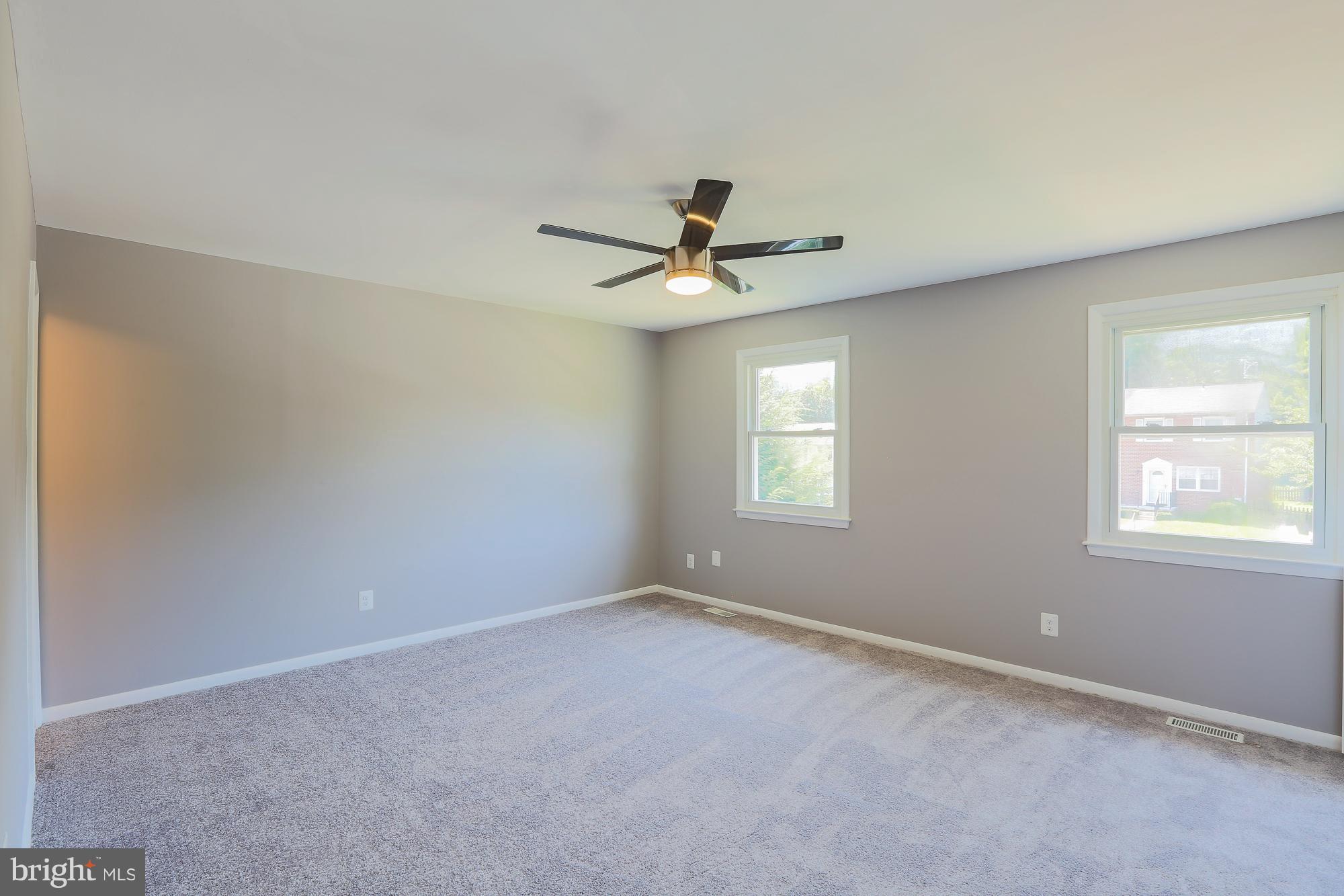 DOUBLE ROCK TOWNHOUSES - Residential