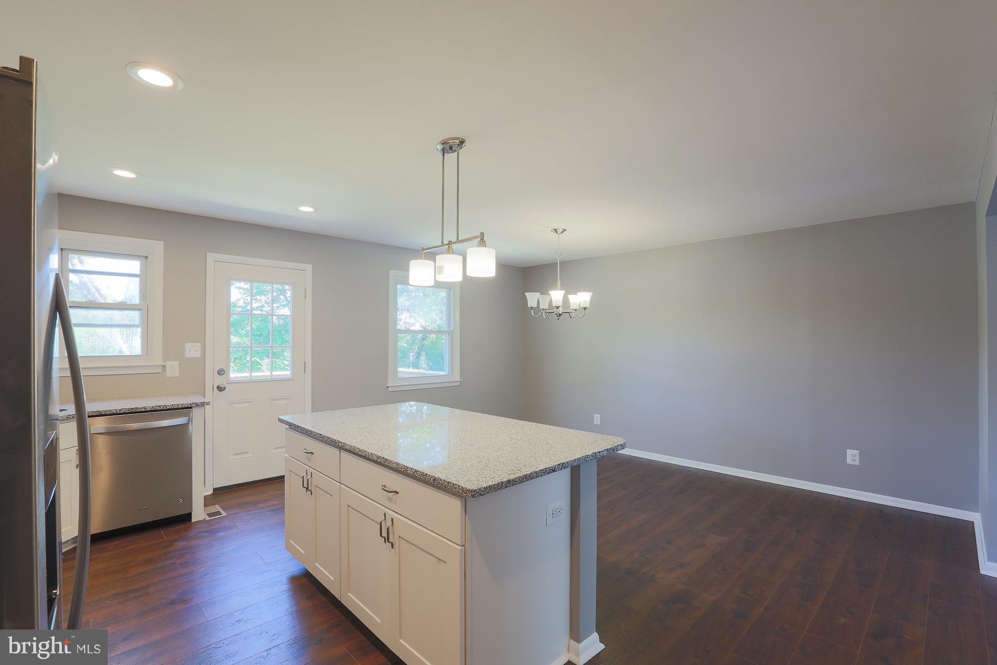 DOUBLE ROCK TOWNHOUSES - Residential