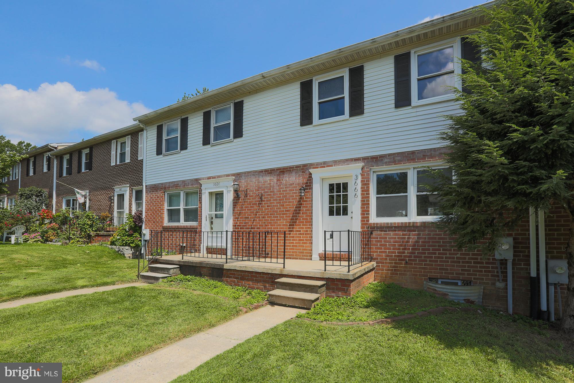 DOUBLE ROCK TOWNHOUSES - Residential