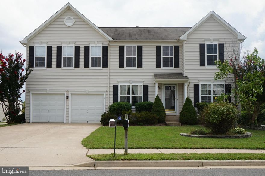 BEAUTIFUL MOVE-IN READY, 3 STORY COLONIAL IN ENGLAND RUN NORTH.  MINS FROM I-95, RT 17 COMMUTER LOT AND DOWNTOWN F'BURG. LARGE MASTER SUITE . ALL BEDROOMS HAVE WALK IN CLOSETS. BONUS ROOM ON THE TOP LEVEL CAN BE USED AS A SECOND FAMILY ROOM. FORMAL DINING,LIVING ROOM. NICE SIZED FAMILY ROOM W FIREPLACE. SPACIOUS EAT IN KITCHEN LEADS OUT ONTO THE DECK. FINISHED WALKOUT BASEMENT. MUST SEE!!