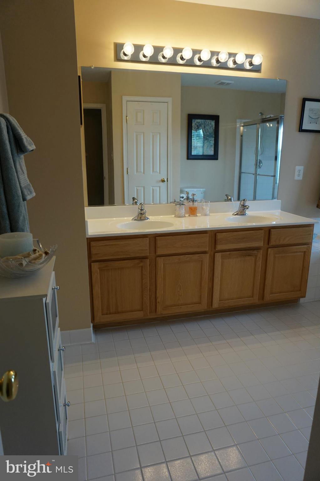 ENGLAND RUN NORTH - Residential