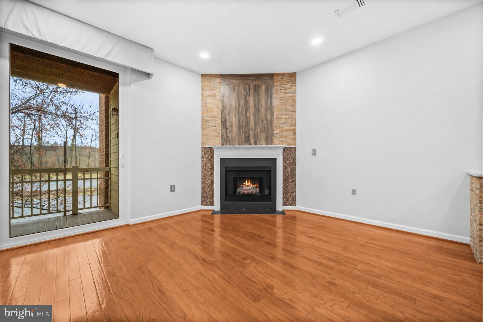 WORLDGATE CONDO - Residential