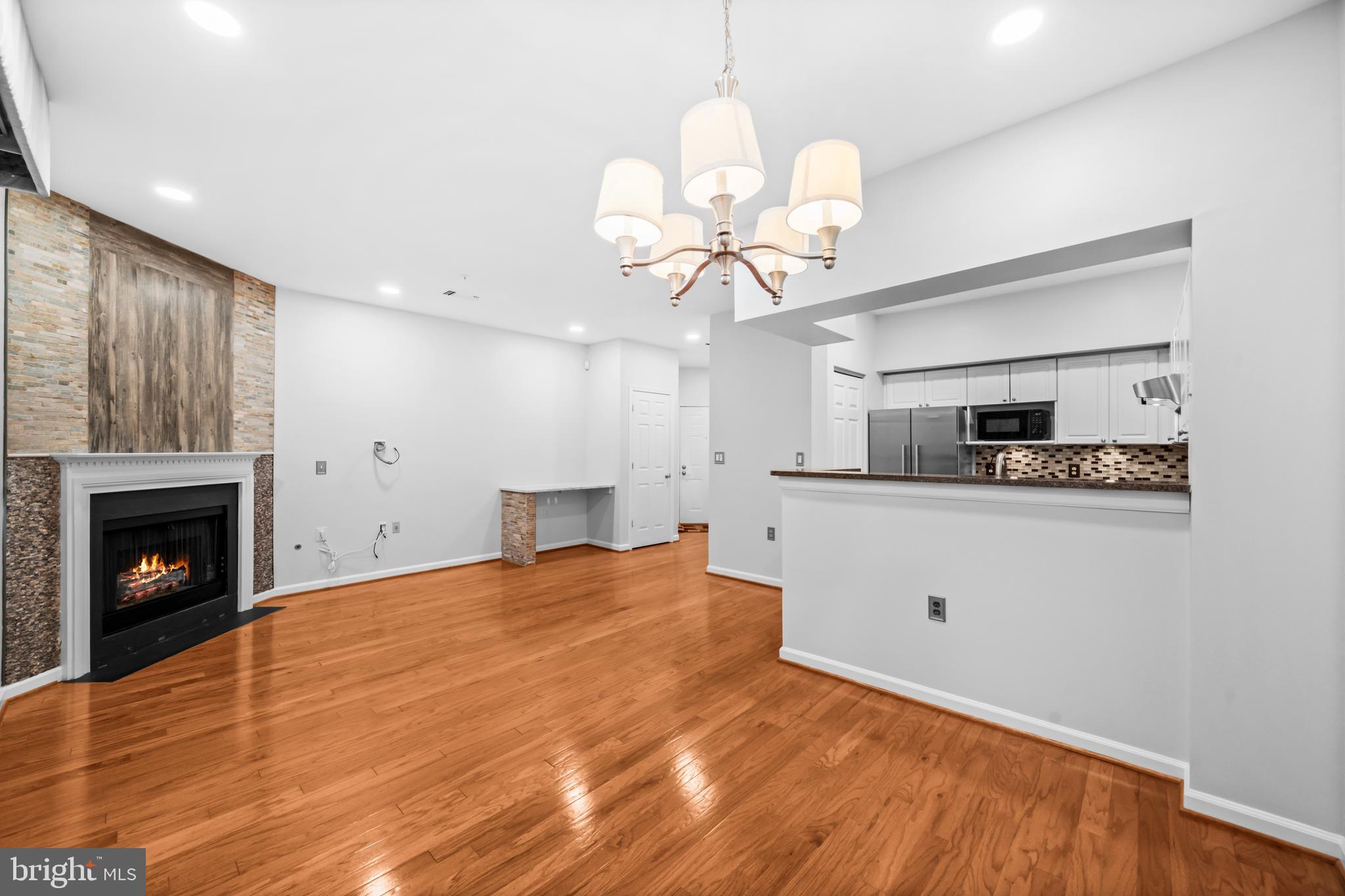 WORLDGATE CONDO - Residential