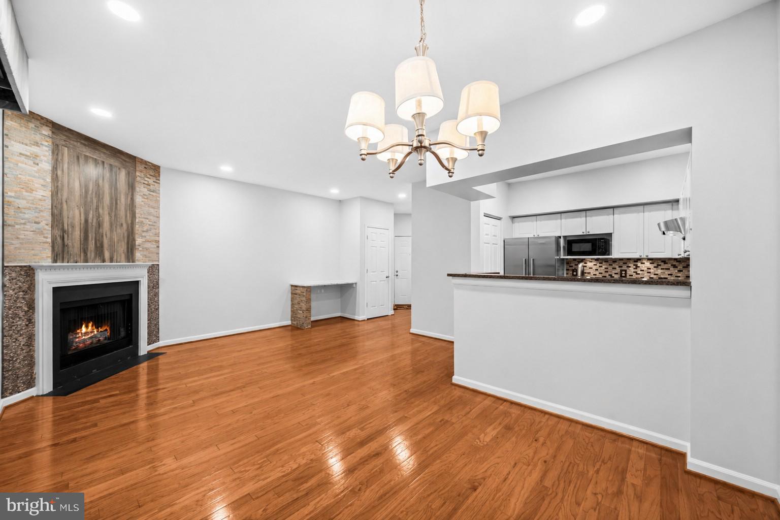 WORLDGATE CONDO - Residential