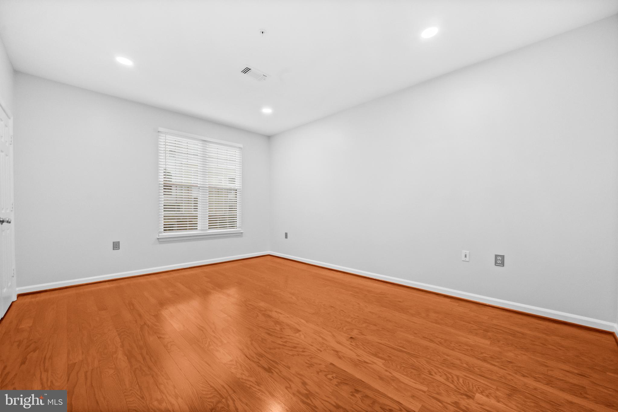 WORLDGATE CONDO - Residential