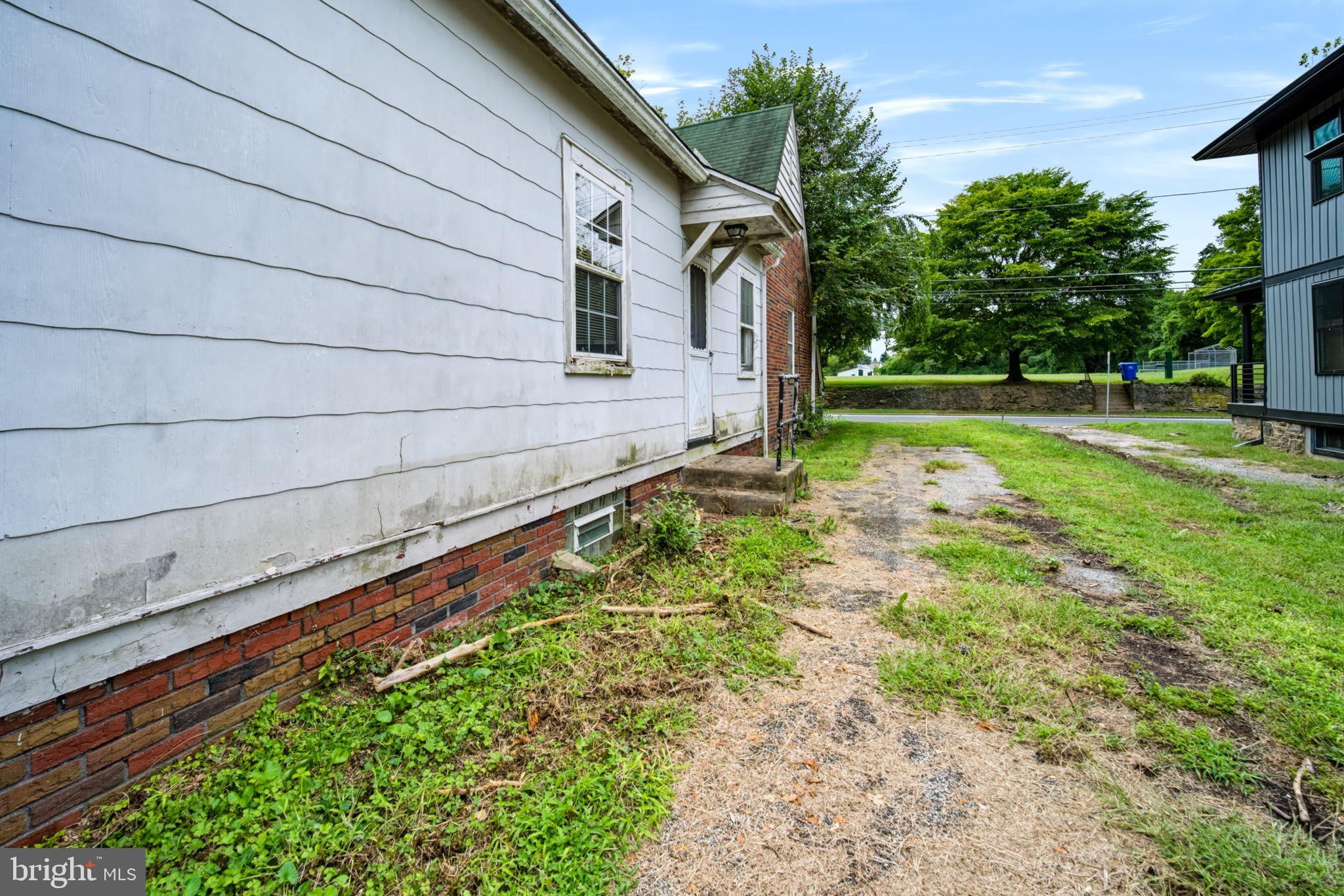 321 ASBURY AVENUE