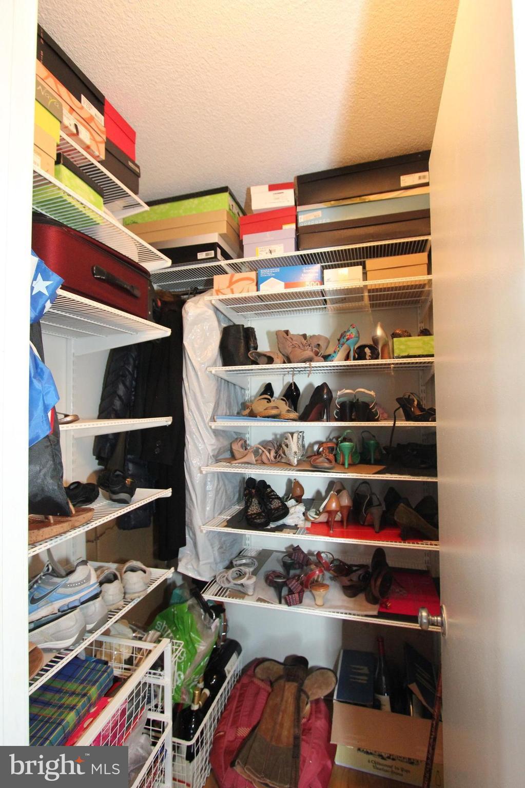 ROTONDA - Residential Lease