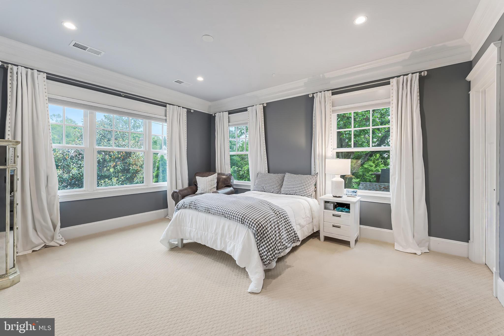 ASHTON HEIGHTS - Residential