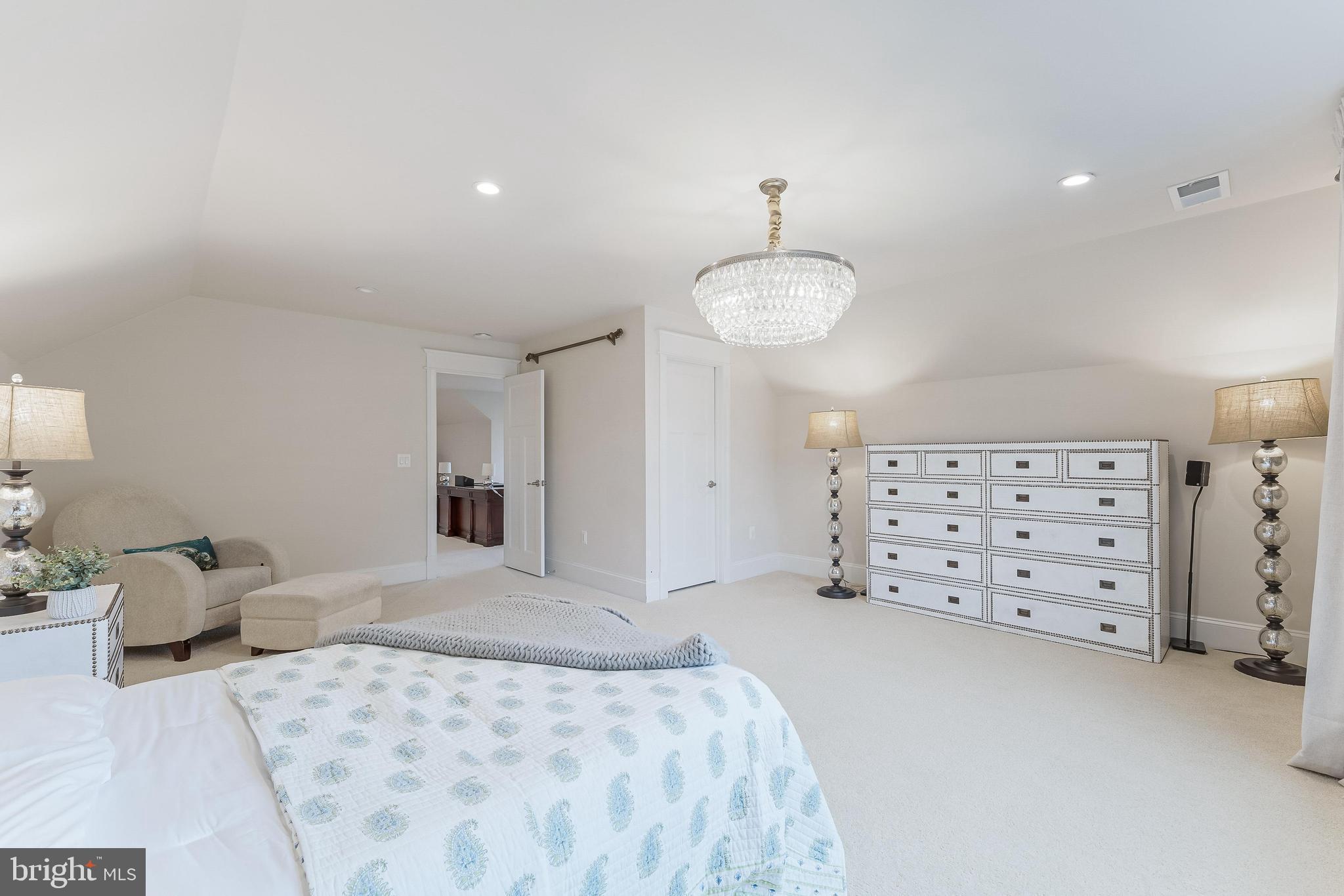 ASHTON HEIGHTS - Residential