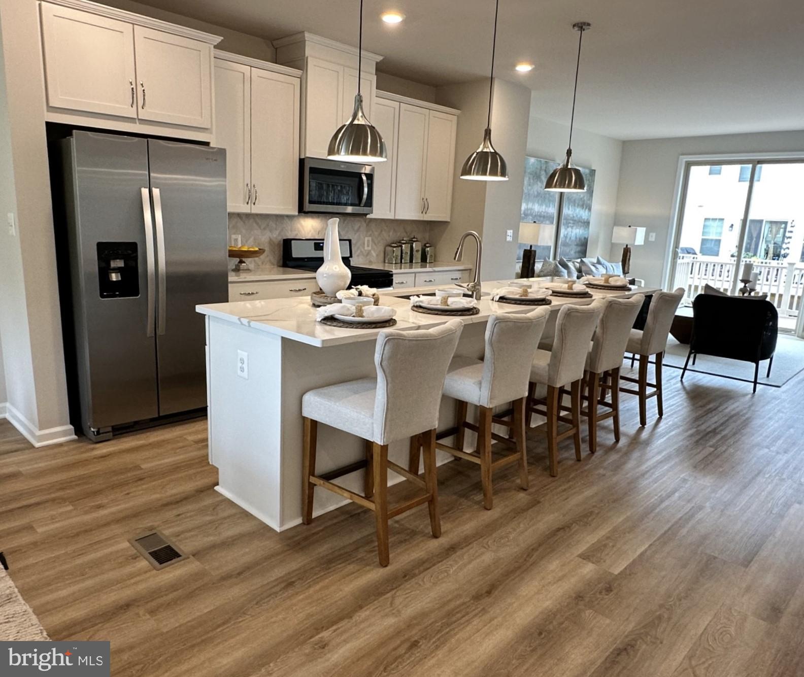 JEFFERSON SQUARE - Residential