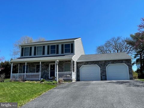 215 STEFFIE DRIVE MOUNT WOLF PA 17347