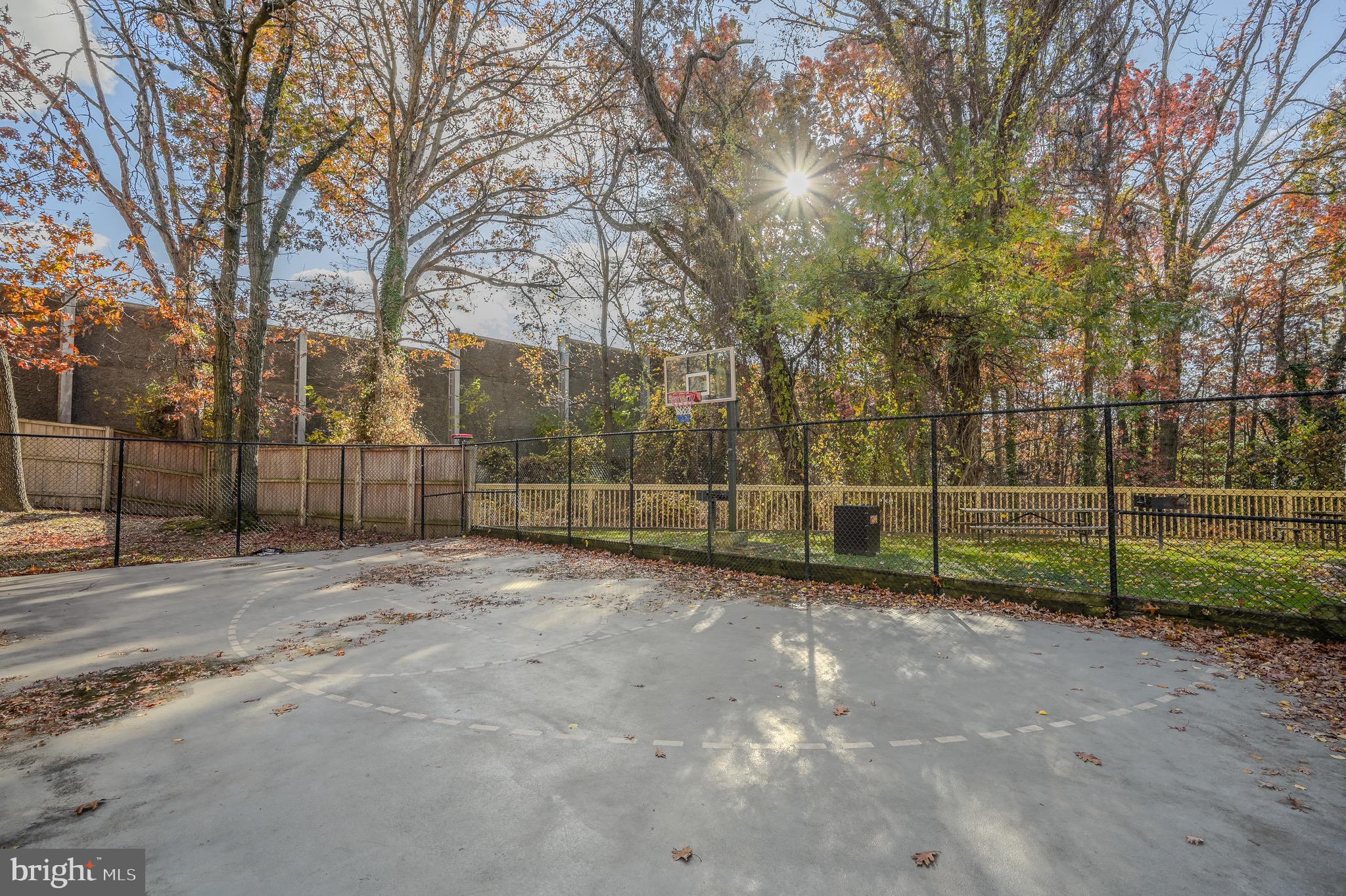 POINTE AT PARK CENTER - Residential Lease