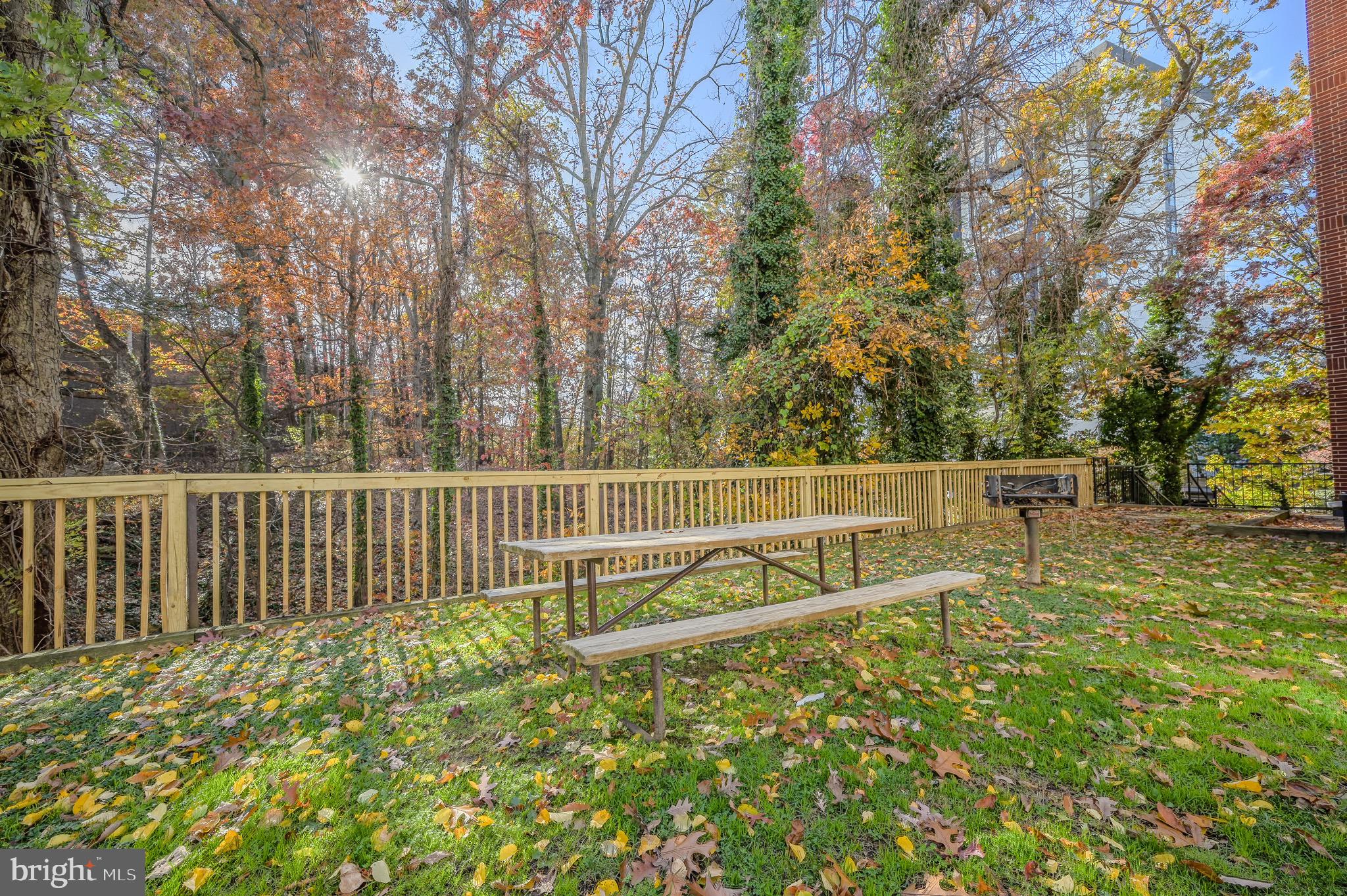 POINTE AT PARK CENTER - Residential Lease