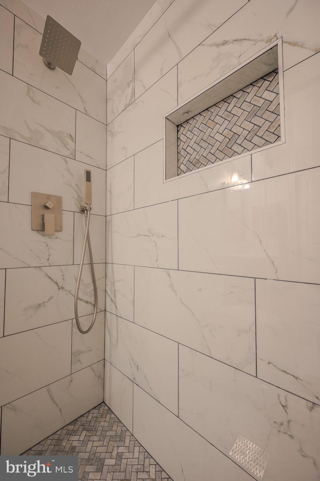 POINTE AT PARK CENTER - Residential Lease