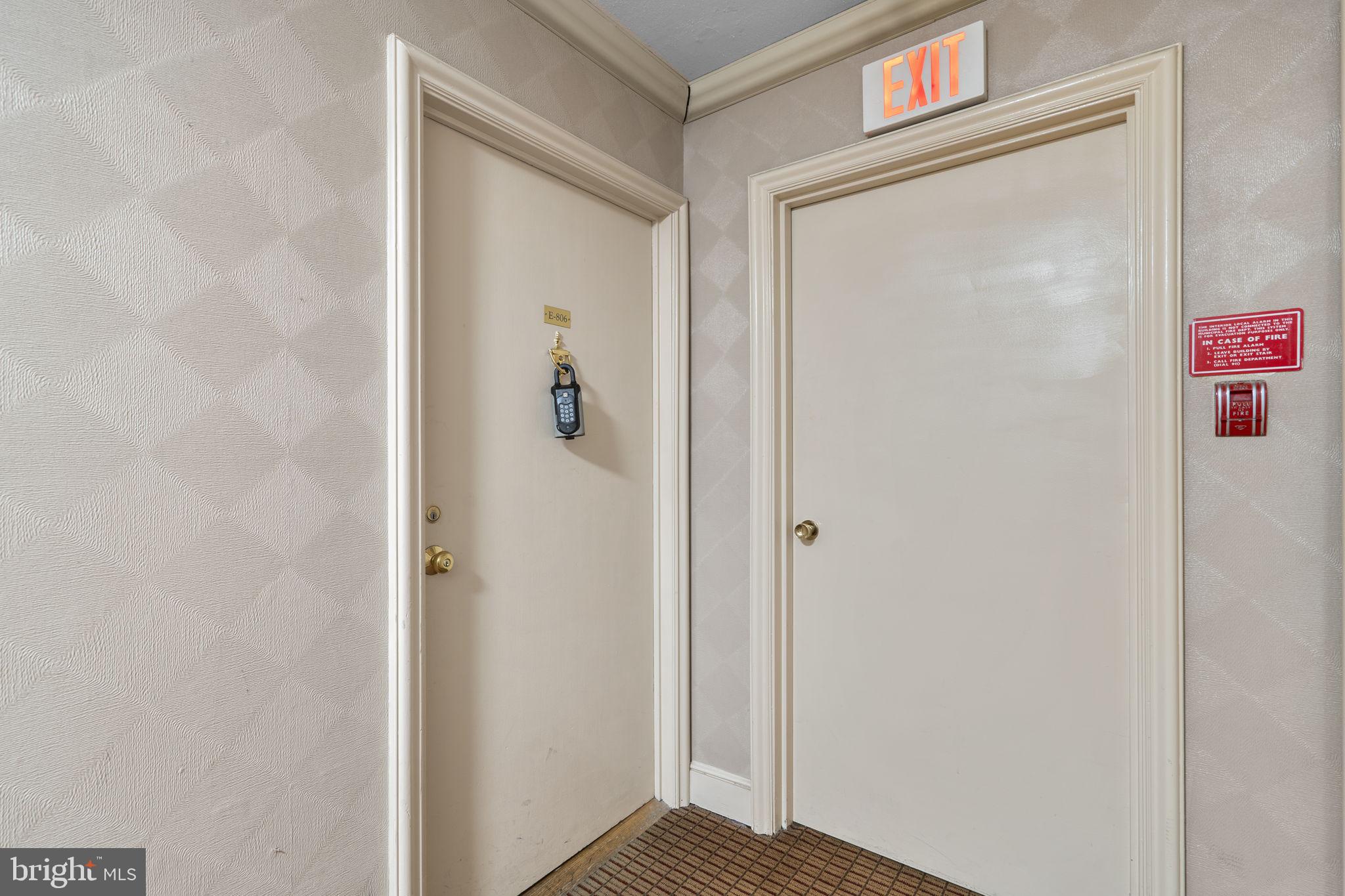 1021 ARLINGTON BOULEVARD 806
