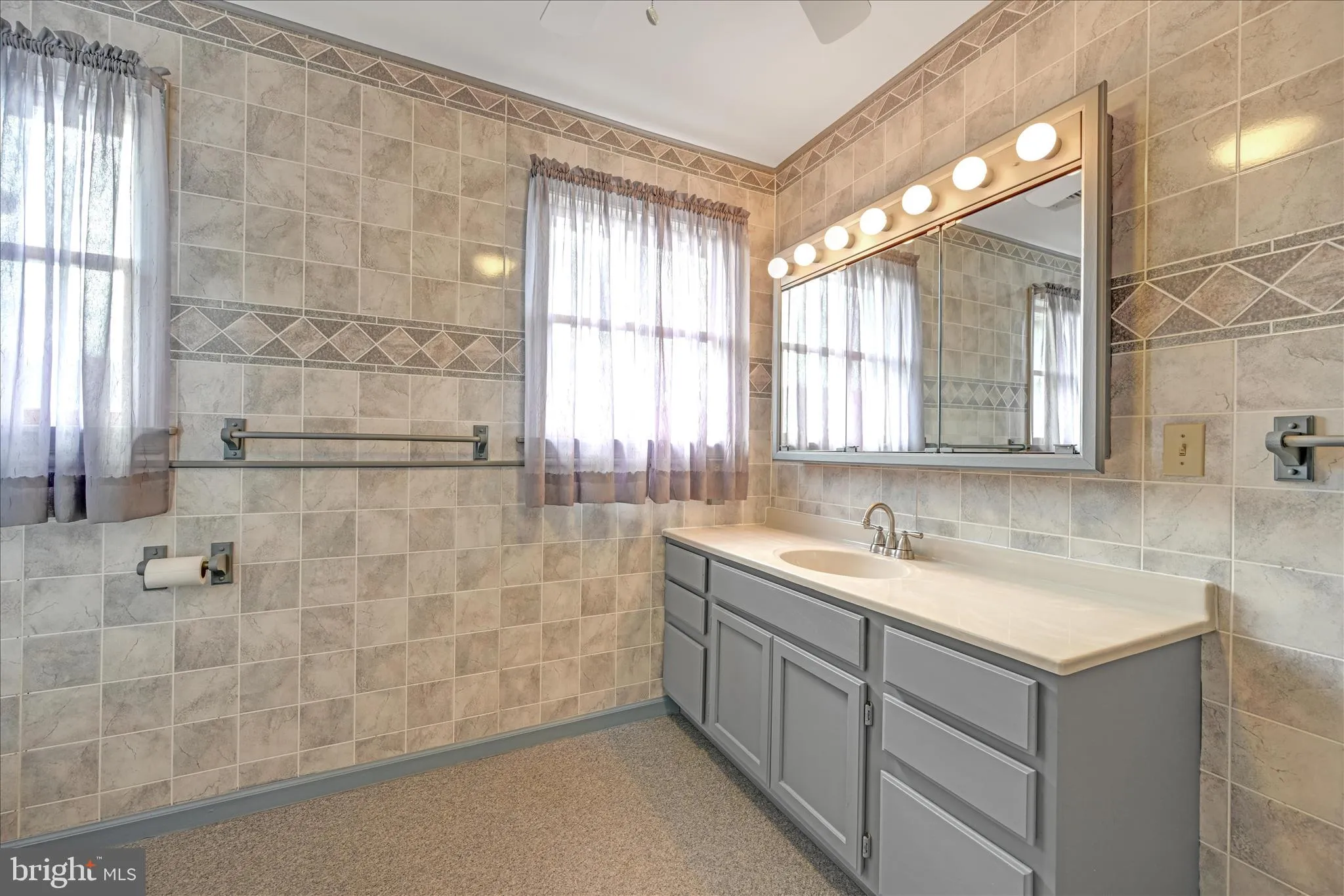 Auburn, Pennsylvania 17922, United States, 4 Bedrooms Bedrooms, ,4 BathroomsBathrooms,Residential,Active,241331