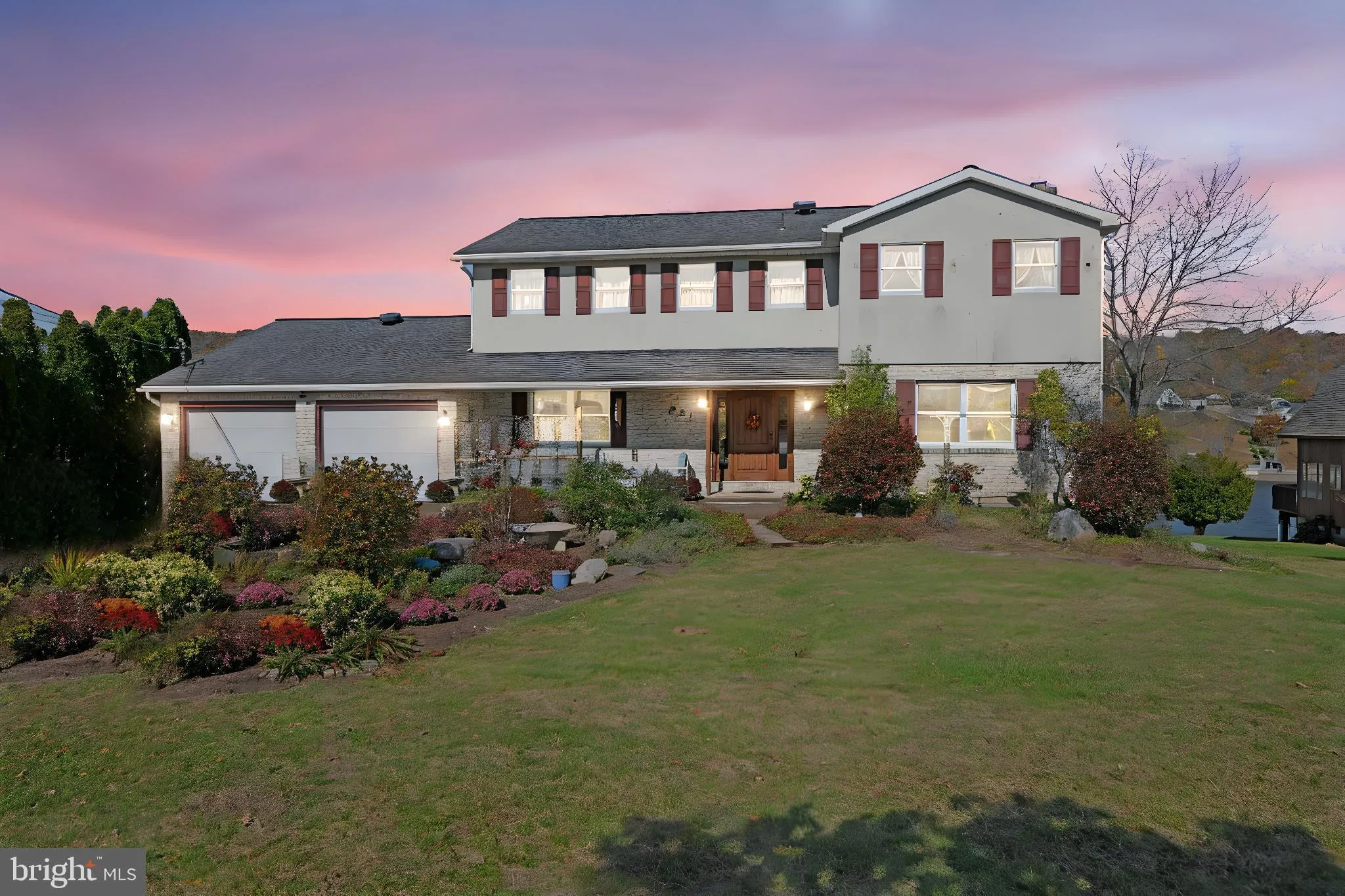 Auburn, Pennsylvania 17922, United States, 4 Bedrooms Bedrooms, ,4 BathroomsBathrooms,Residential,Active,241331