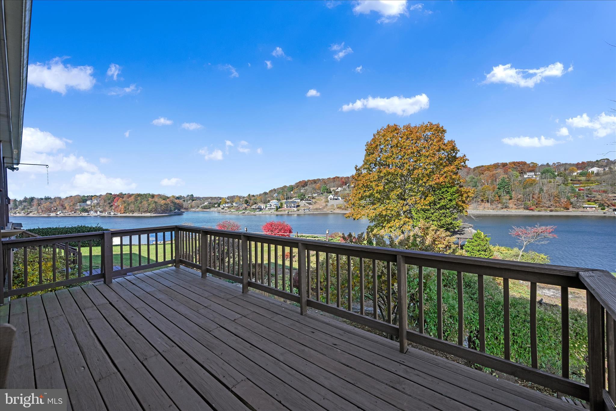 LAKE WYNONAH - Residential