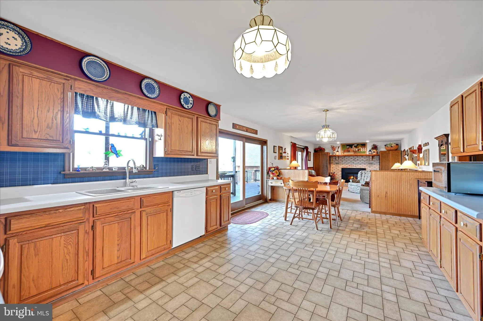 Auburn, Pennsylvania 17922, United States, 4 Bedrooms Bedrooms, ,4 BathroomsBathrooms,Residential,Active,241331