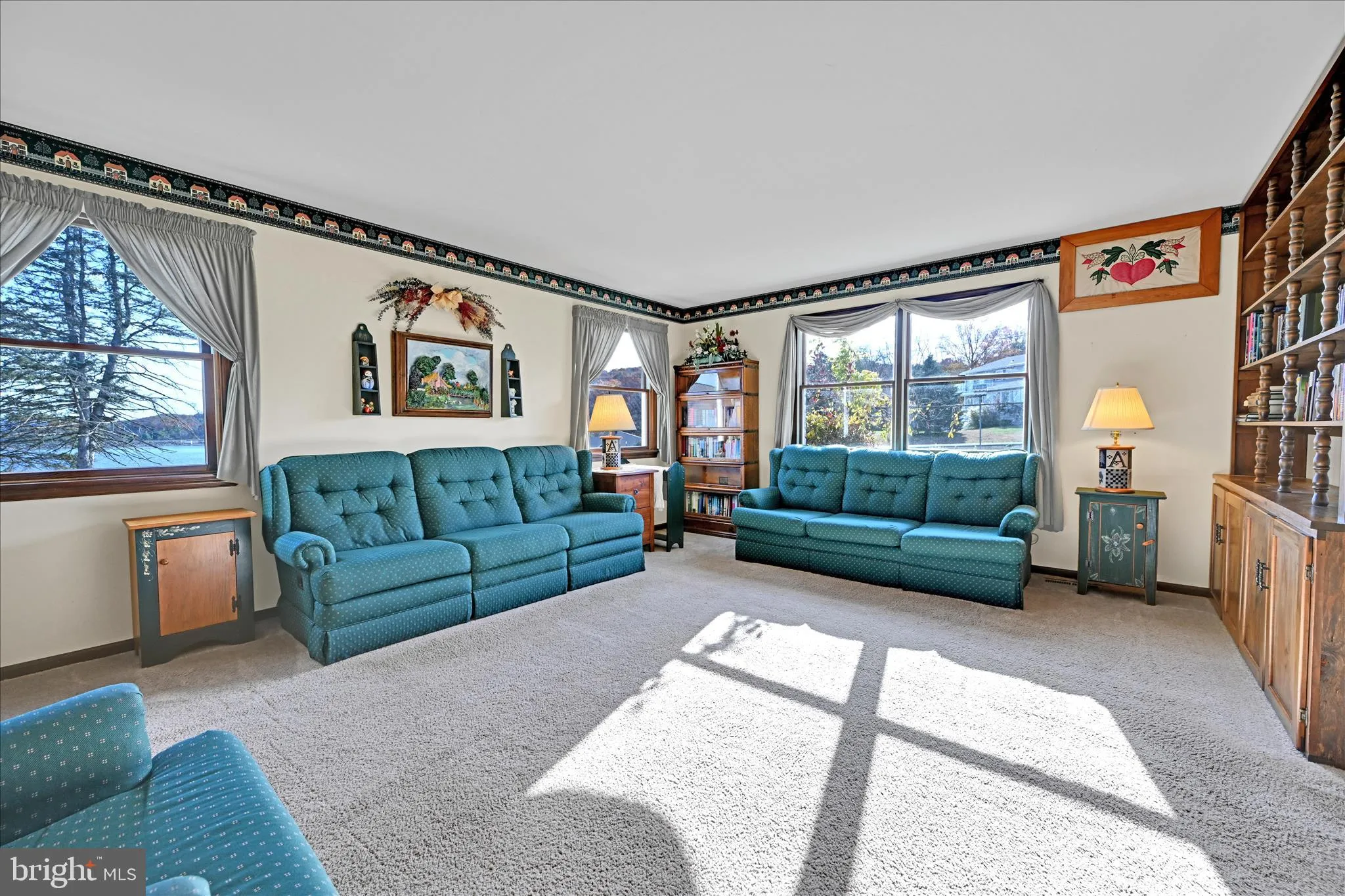 Auburn, Pennsylvania 17922, United States, 4 Bedrooms Bedrooms, ,4 BathroomsBathrooms,Residential,Active,241331