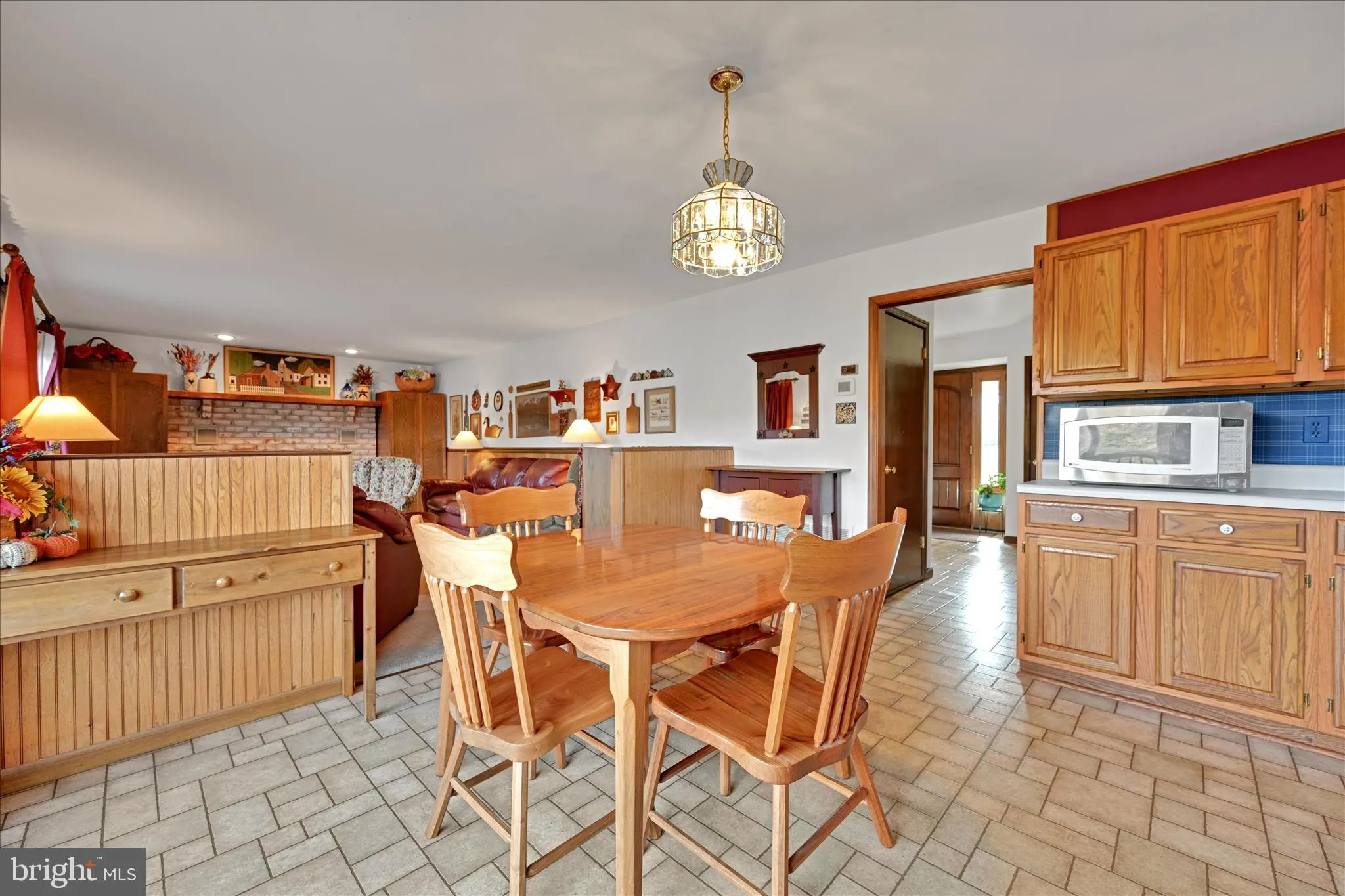 Auburn, Pennsylvania 17922, United States, 4 Bedrooms Bedrooms, ,4 BathroomsBathrooms,Residential,Active,241331