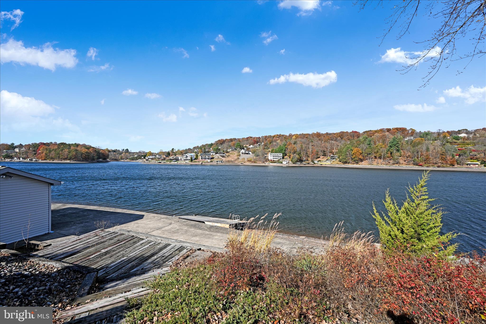 LAKE WYNONAH - Residential