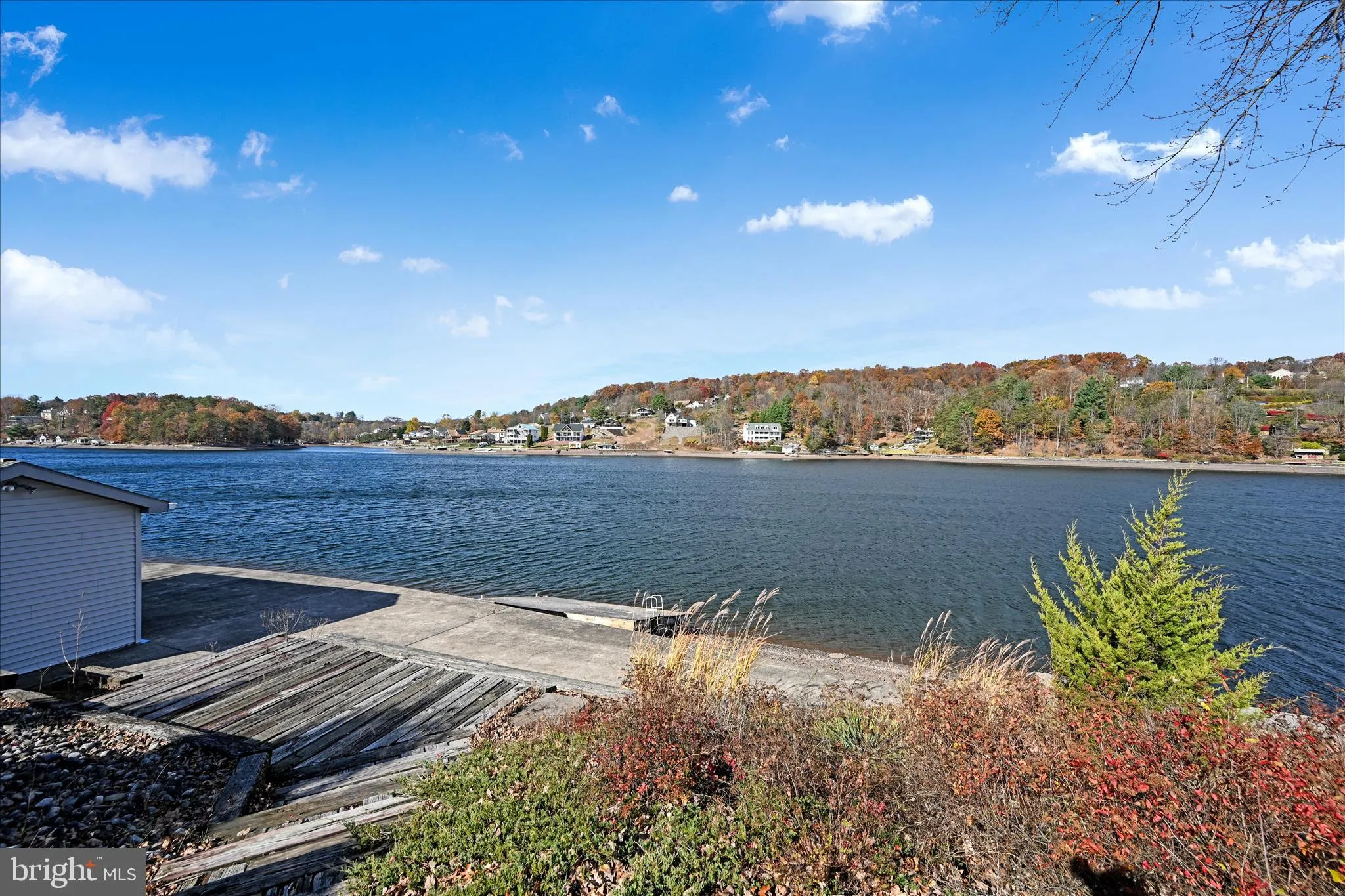 Auburn, Pennsylvania 17922, United States, 4 Bedrooms Bedrooms, ,4 BathroomsBathrooms,Residential,Active,241331