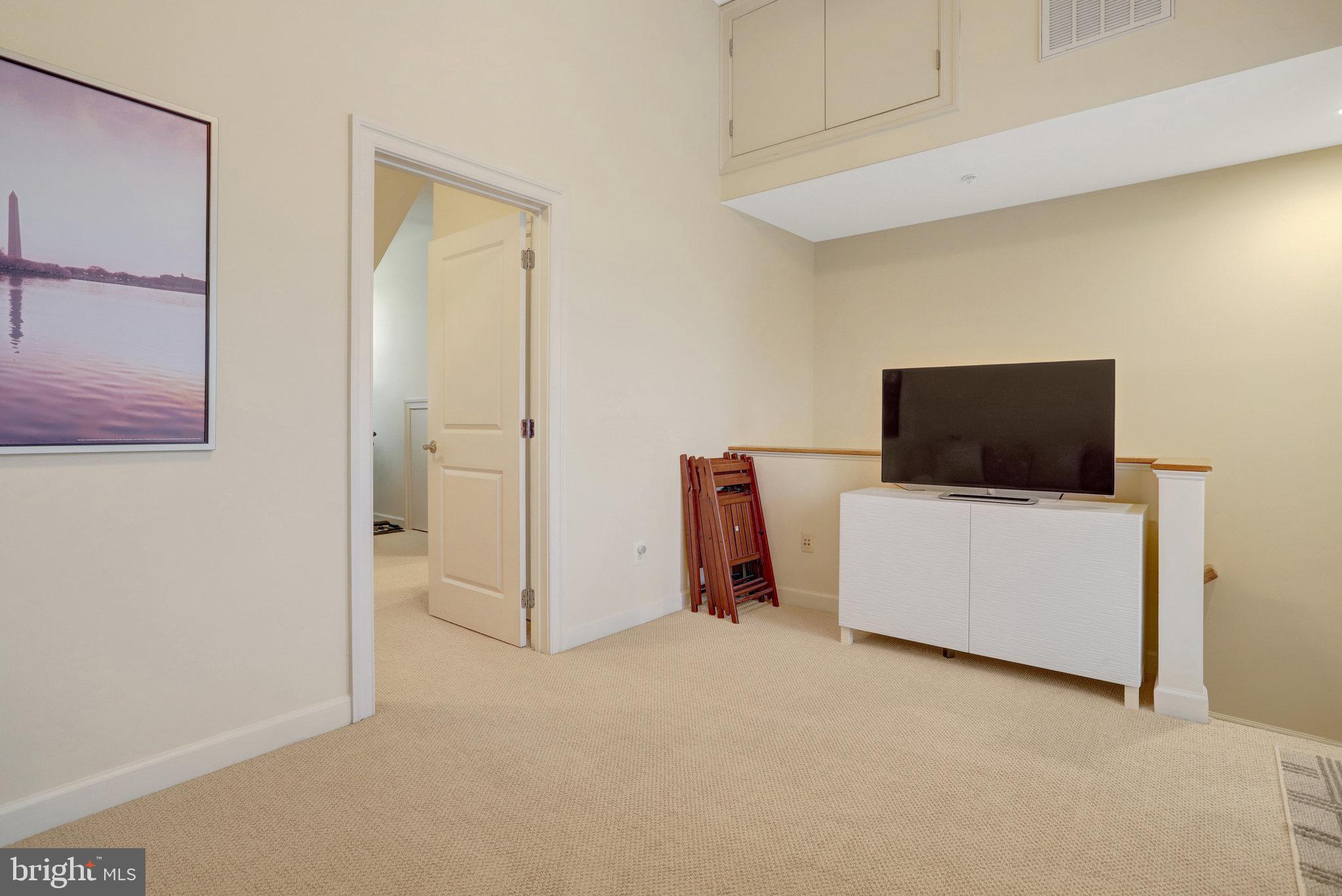 POTOMAC GREENS - Residential Lease