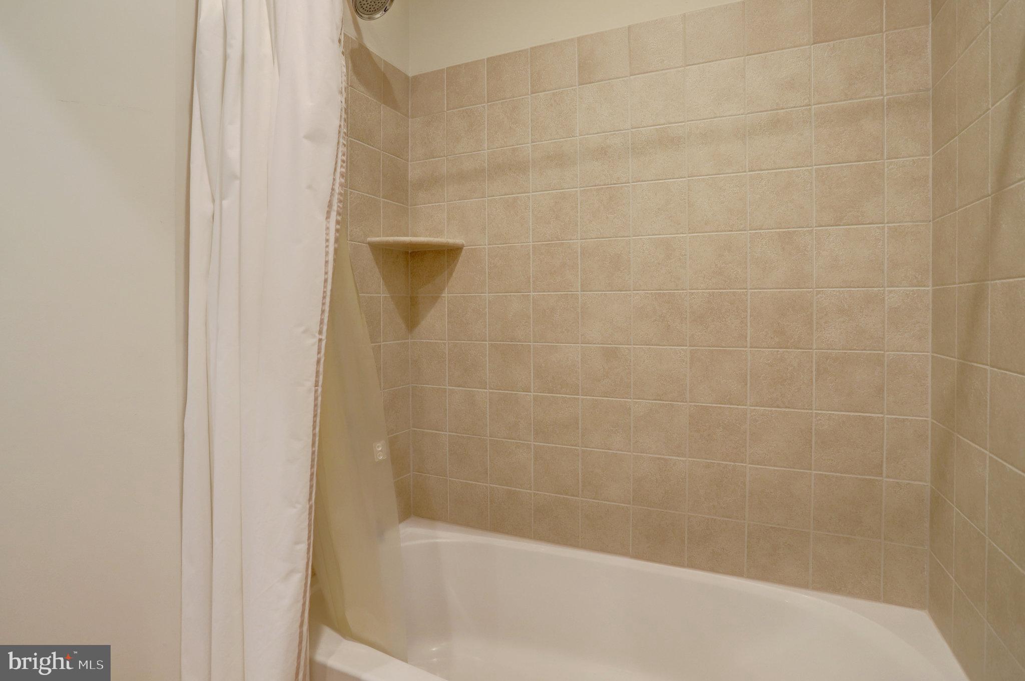 POTOMAC GREENS - Residential Lease