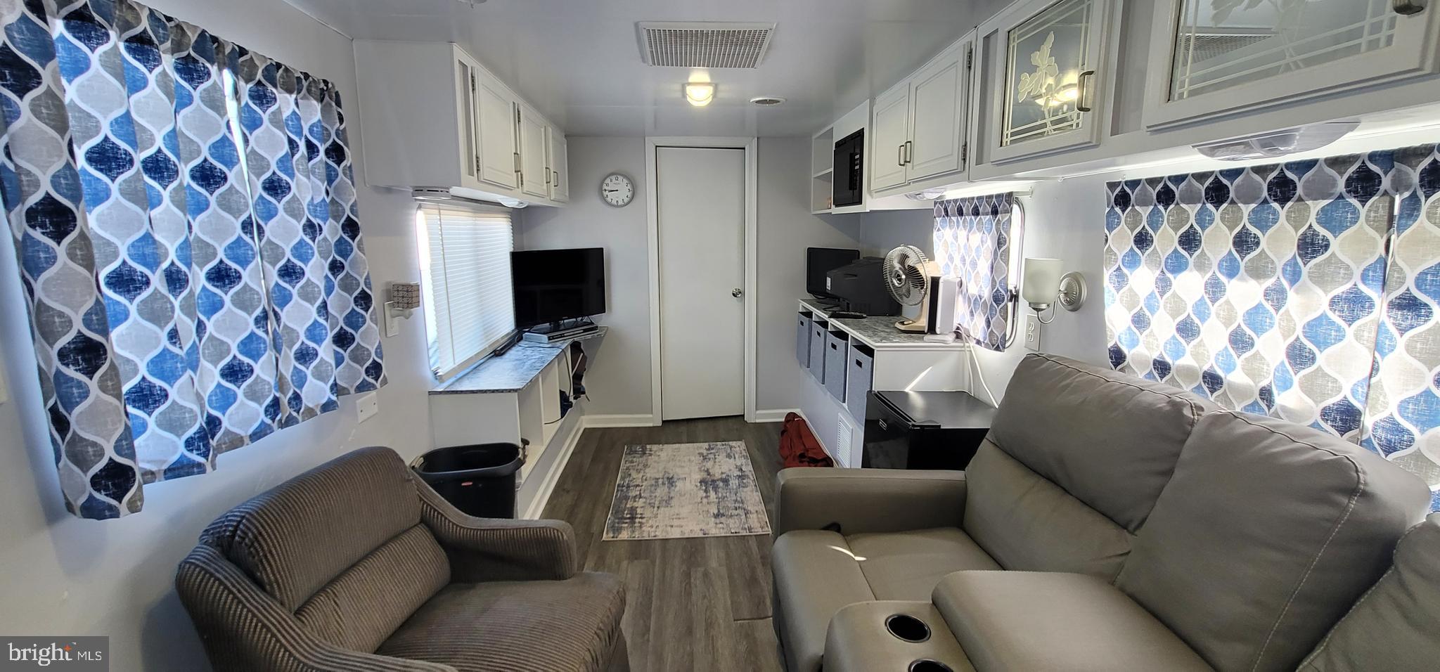 RIVER BEND - Residential