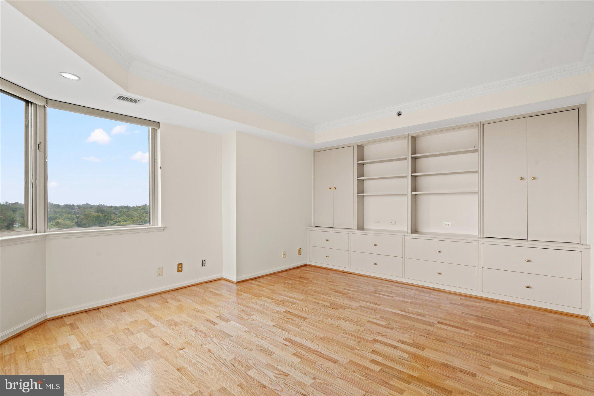 SOMERSET HOUSE - Residential