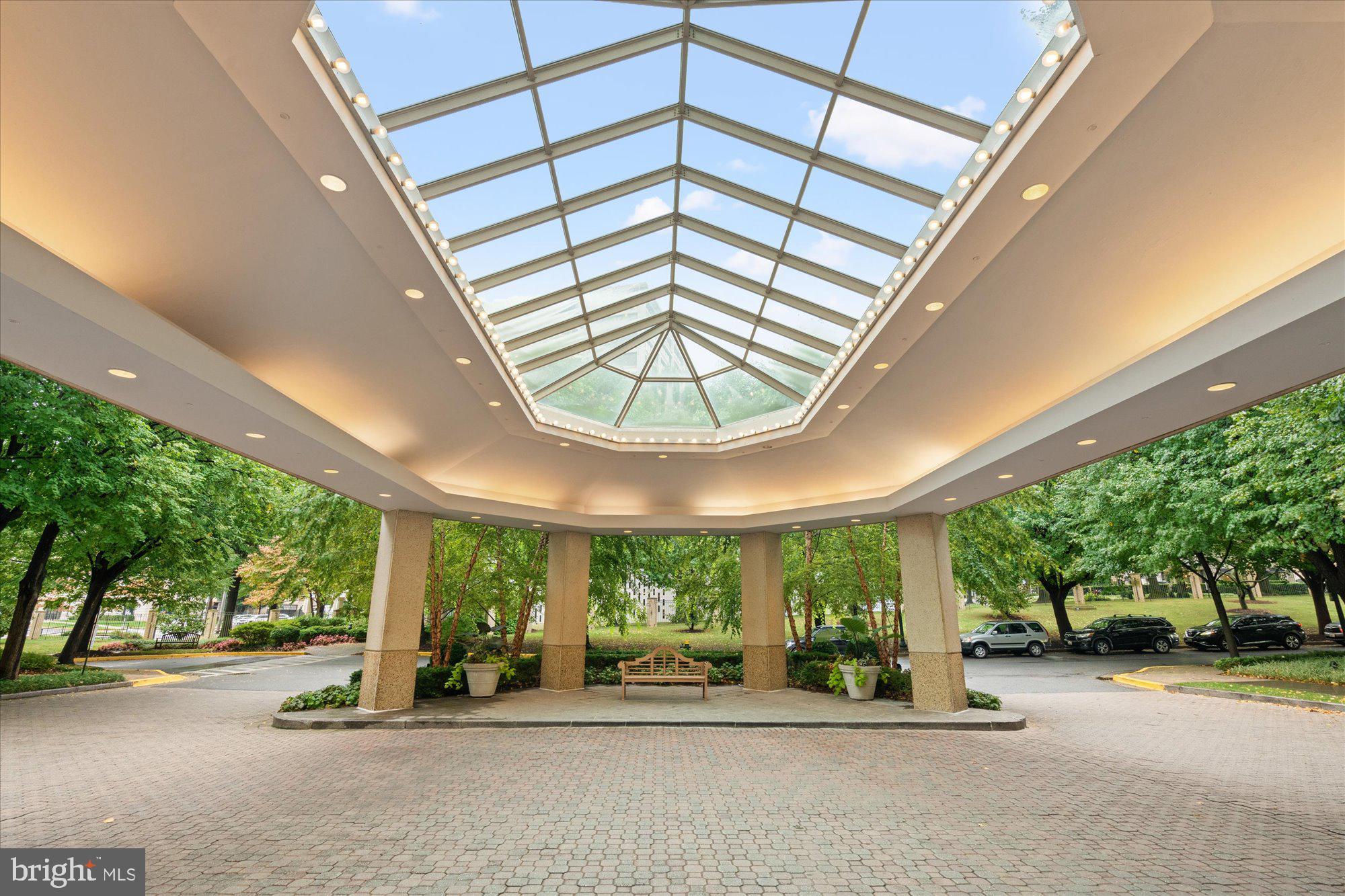 SOMERSET HOUSE - Residential