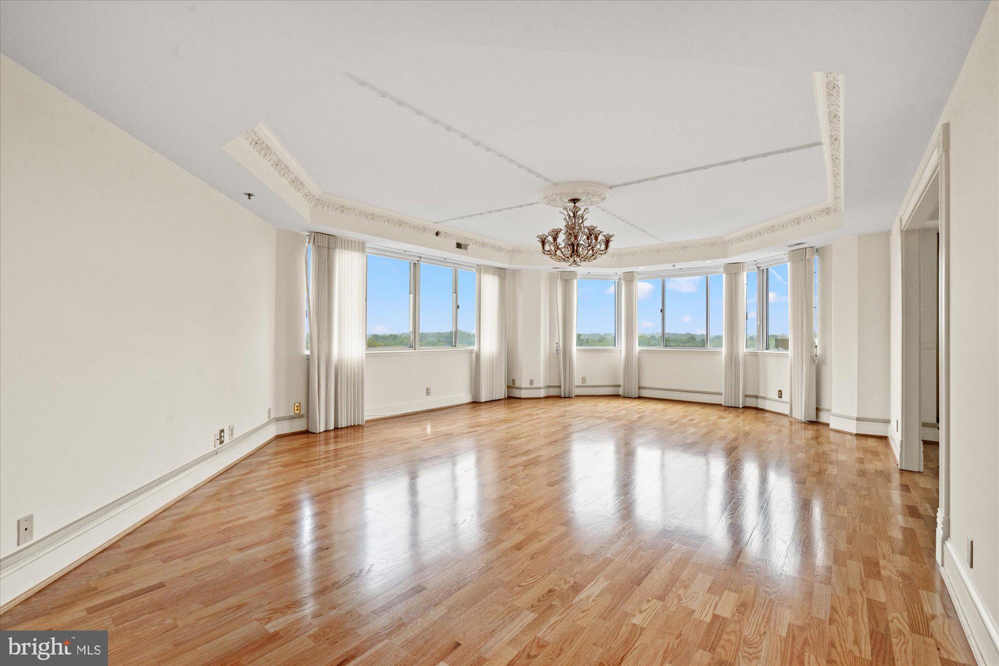 SOMERSET HOUSE - Residential