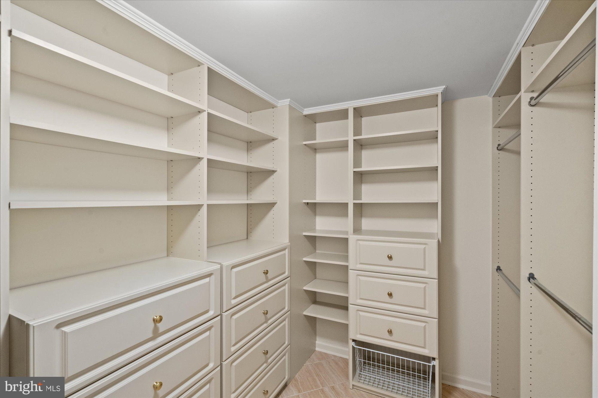 SOMERSET HOUSE - Residential