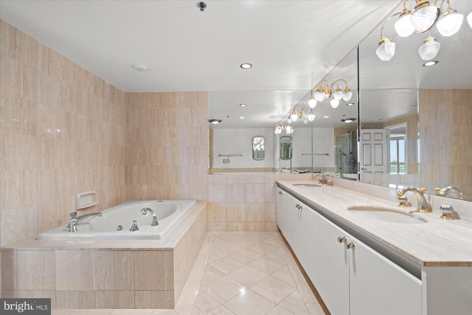 SOMERSET HOUSE - Residential