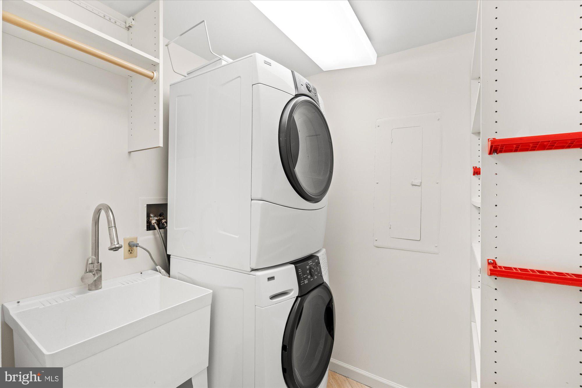 SOMERSET HOUSE - Residential