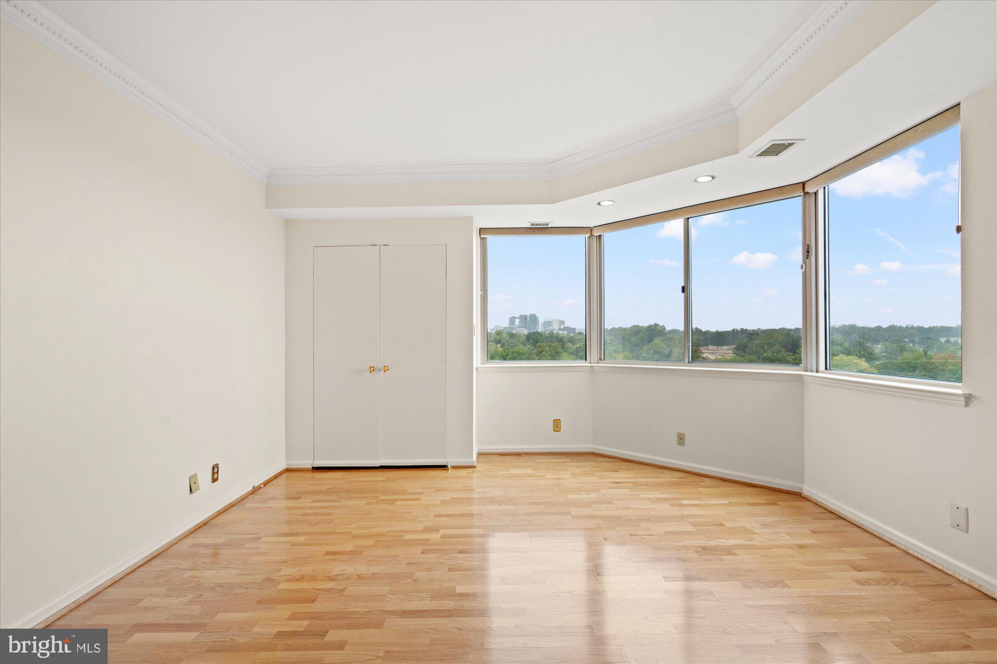 SOMERSET HOUSE - Residential