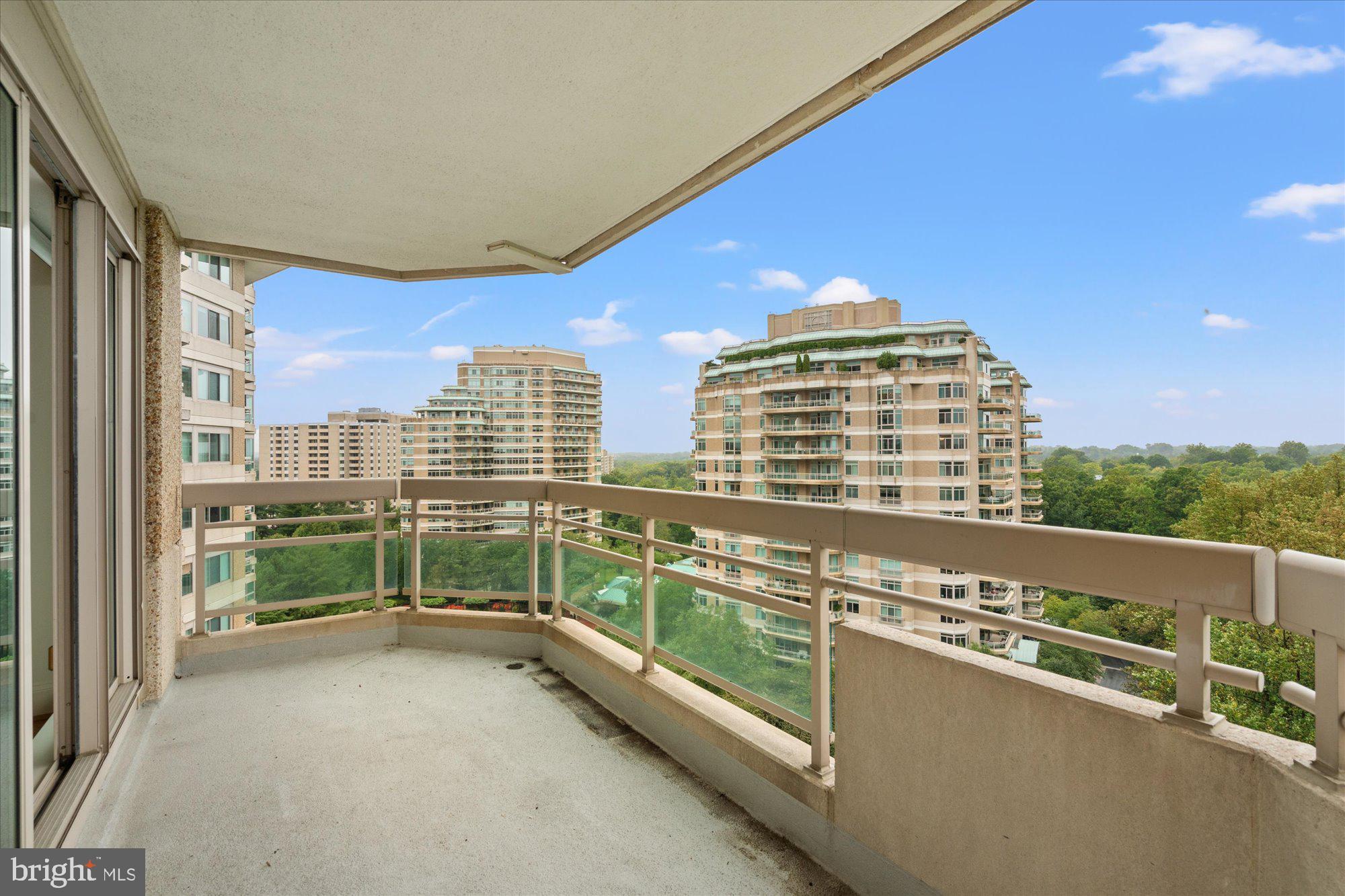 SOMERSET HOUSE - Residential