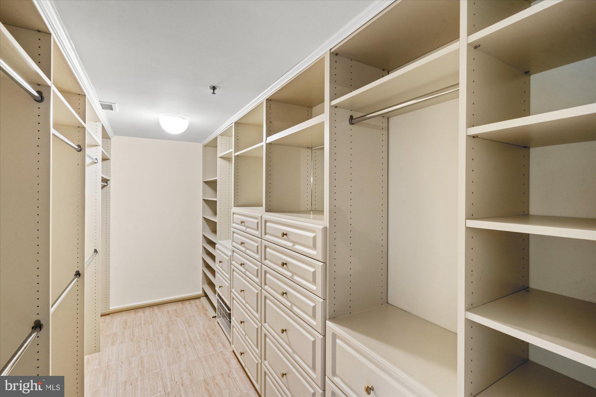 SOMERSET HOUSE - Residential