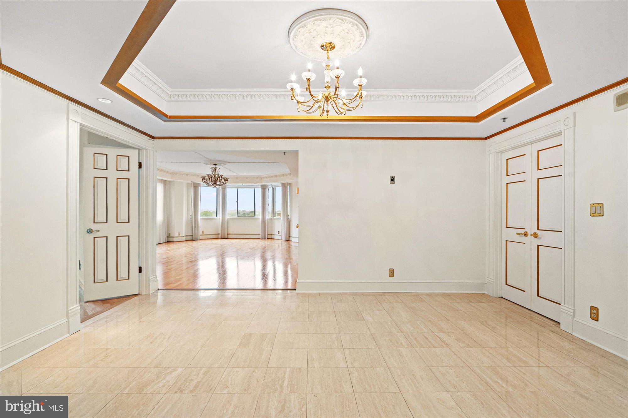 SOMERSET HOUSE - Residential