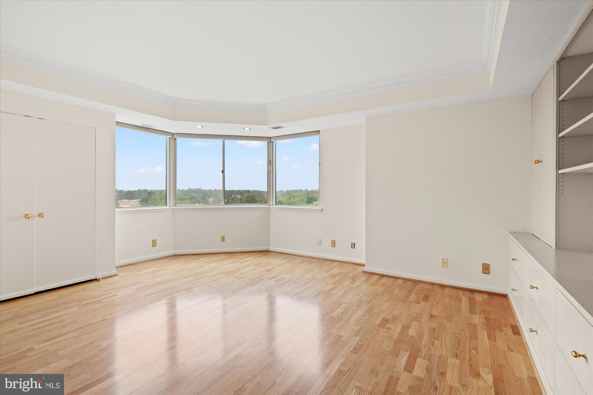 SOMERSET HOUSE - Residential