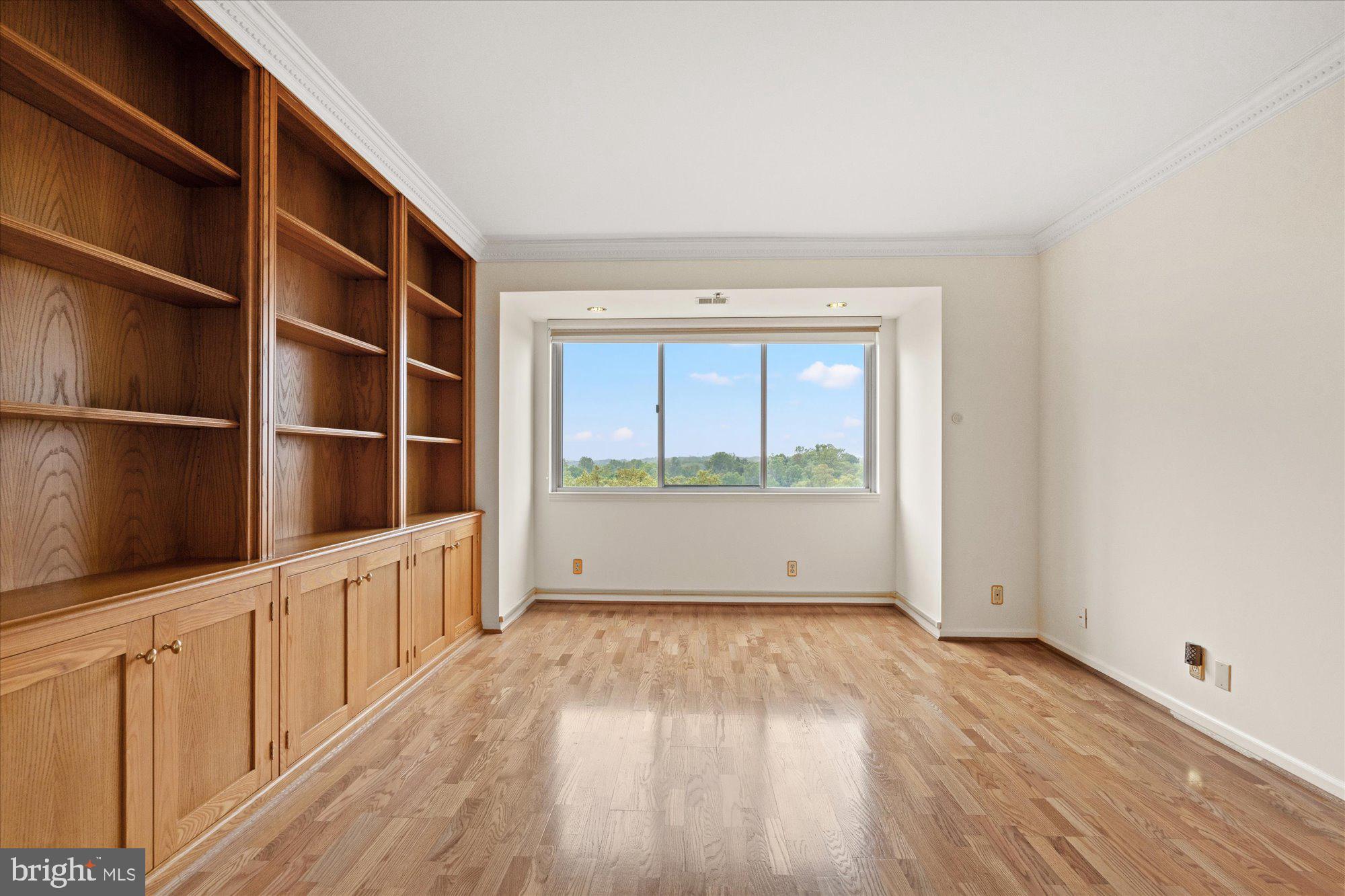 SOMERSET HOUSE - Residential