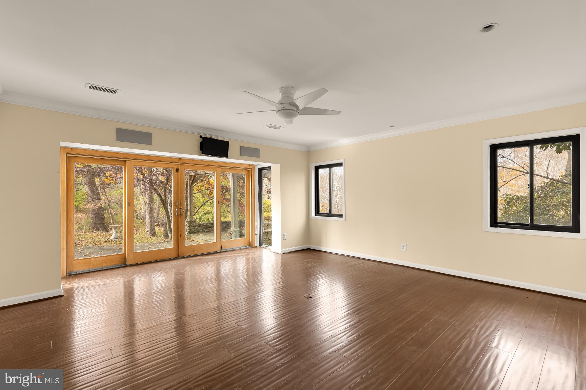 LANGLEY OAKS - Residential Lease