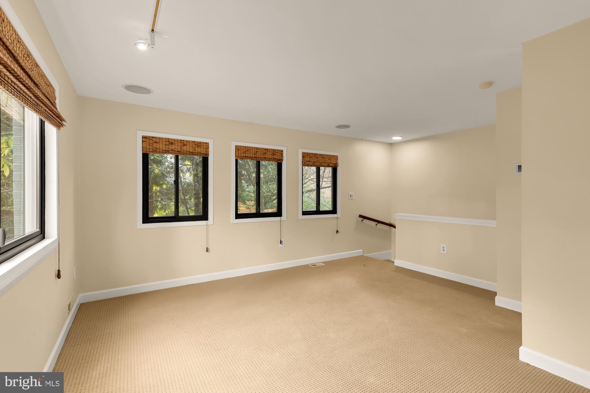 LANGLEY OAKS - Residential Lease